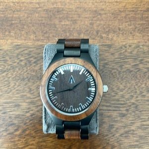 Men’s wood watch